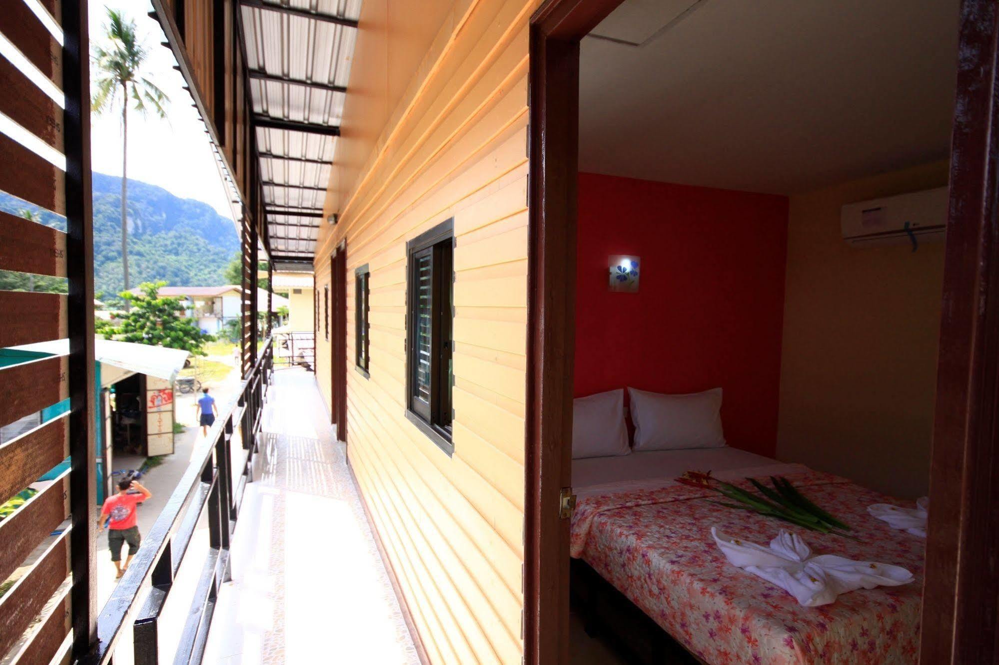 Pongpan House Phi Phi Apartment Exterior photo